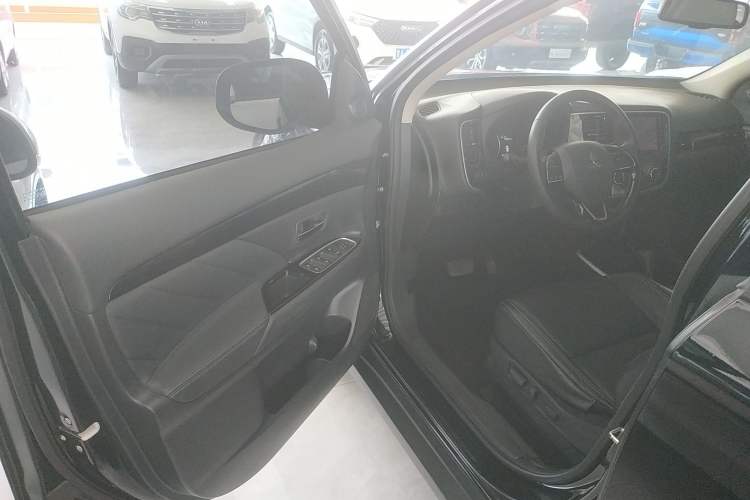 Used Mitsubishi Outlander 2020 2.0L Two-Wheel Drive Enjoyment Version 5 Seats
