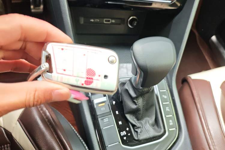 Used Volkswagen Tiguan L 2024 330TSI Automatic Two-Wheel Drive R-Line Enhanced Edition