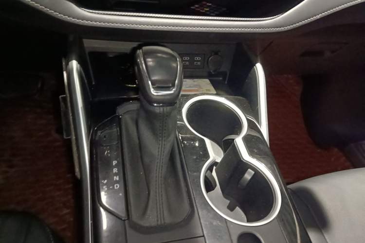 Used Toyota Highlander 2022 Dual-Engine 2.5L Four-Wheel Drive Prestige Version 7 Seats