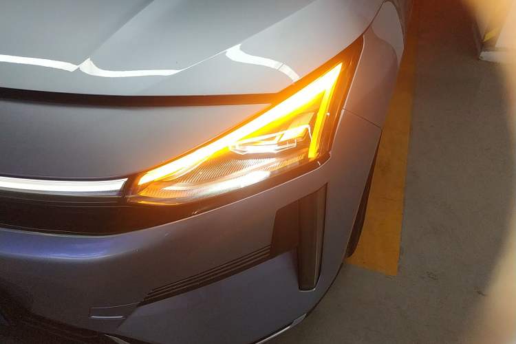 Used  L6 2025 EM-i 140km Starship Edition
