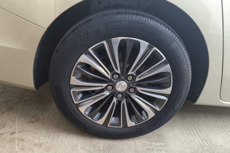 Used Buick GL8 2022 ES Land Cruiser 653T Luxury Model
