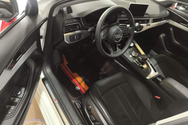 Used Audi A4L 2019 40 TFSI Fashion Edition China VI Emission Standard