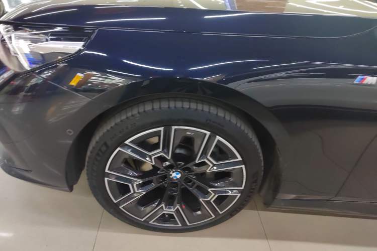 Used BMW 5 Series 2025 530Li Luxury Edition M Sport Package
