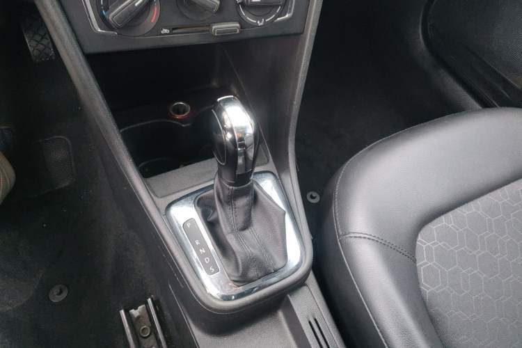 Used Volkswagen Santana 2015 1.6L Automatic Comfort Edition