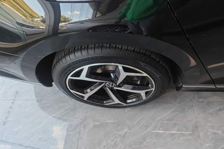 Used Volkswagen Magotan 2023 2 Million Units Limited Edition 330TSI DSG Leading Version
