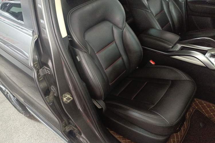 Used Geely Auto Emgrand X7 Sport 2018 1.8TD Automatic Two-Wheel Drive Smart Connect 4G Internet Edition
