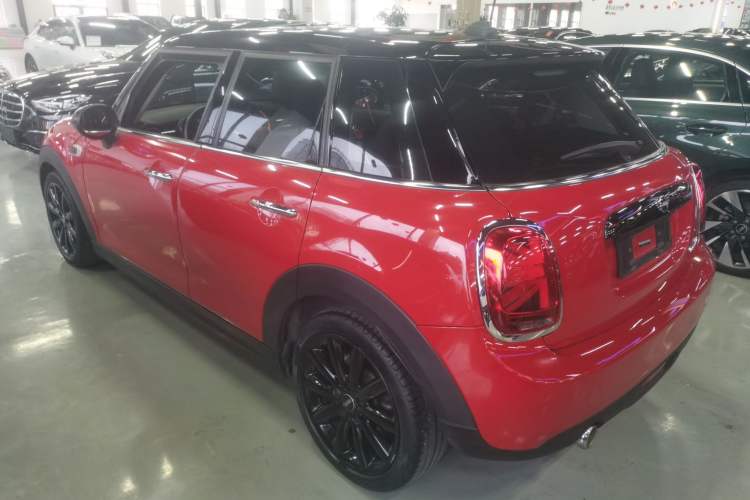 Used MINI MINI 2018 1.5T COOPER Artist Five-Door Edition
