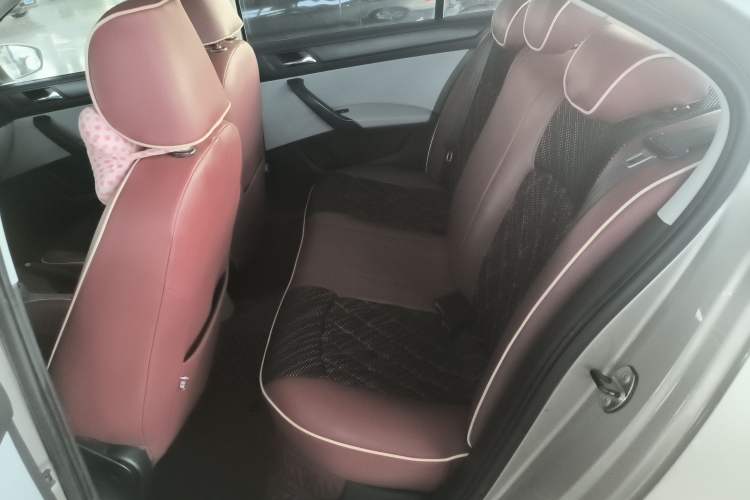 Used Skoda Rapid 2013 1.6L Automatic Smart Selection Model
