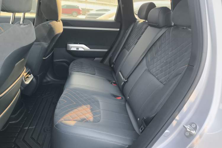 Used  G318 2024 Four-Wheel-Drive Air Suspension Model
