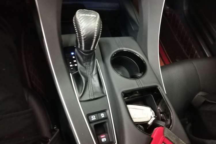 Used Toyota Avalon 2019 2.0L XLE Premium Edition China VI
