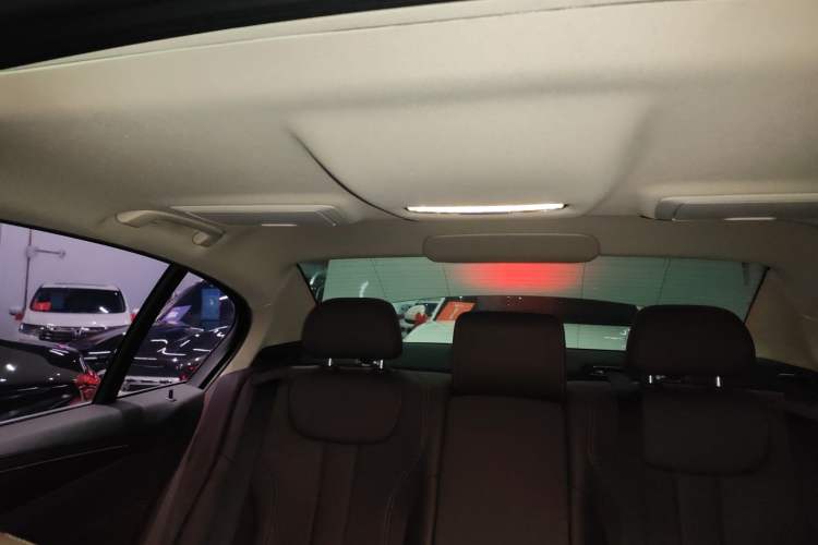 Used BMW 5 Series 2019 Facelifted 525Li Luxury Package
