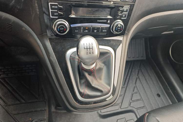 Used Haval H6 2013 Upgraded Model 1.5T Manual Two-Wheel Drive Elite Version
