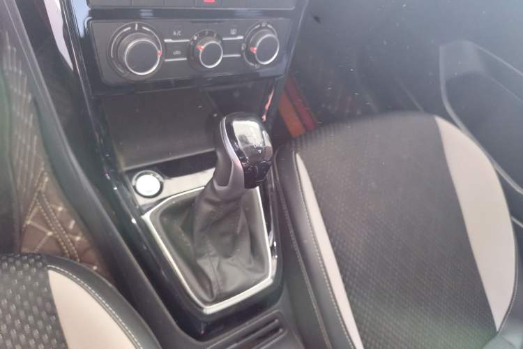 Used Volkswagen Tacqua 2021 200TSI DSG JoyConnect Edition