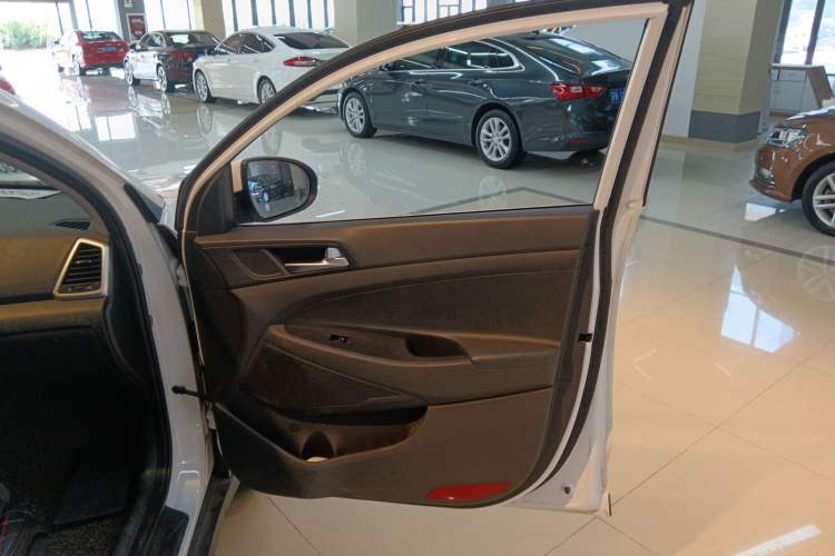 Used Hyundai Tucson 2015 1.6T Dual-Clutch Two-Wheel-Drive Smart Model
