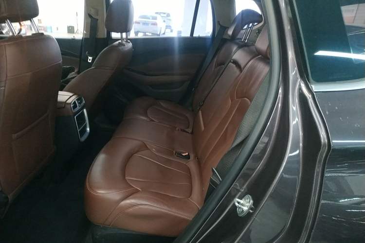 Used Buick Envision 2015 20T Two-Wheel-Drive Elite Model
