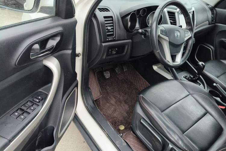 Used Changan CS35 2014 1.6L Manual Luxury Model China IV Standard
