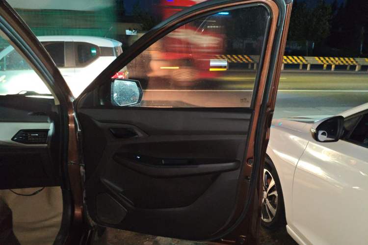 Used Wuling Hongguang 2019 1.5L S Standard Version China VI LAR
