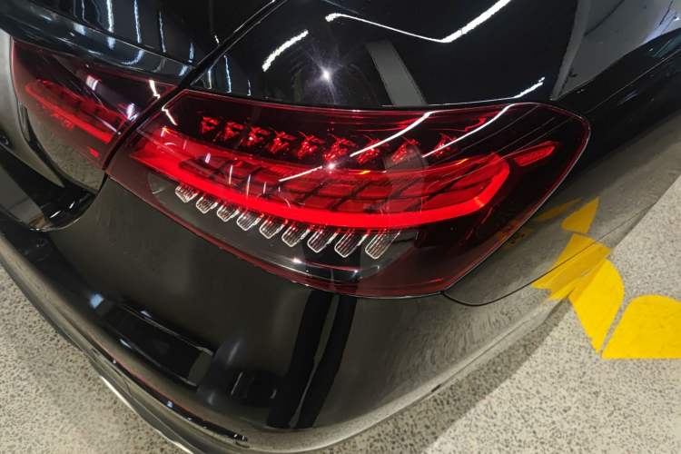 Used Mercedes-Benz E-Class 2021 Restyled E 300 L Sporty and Stylish Edition
