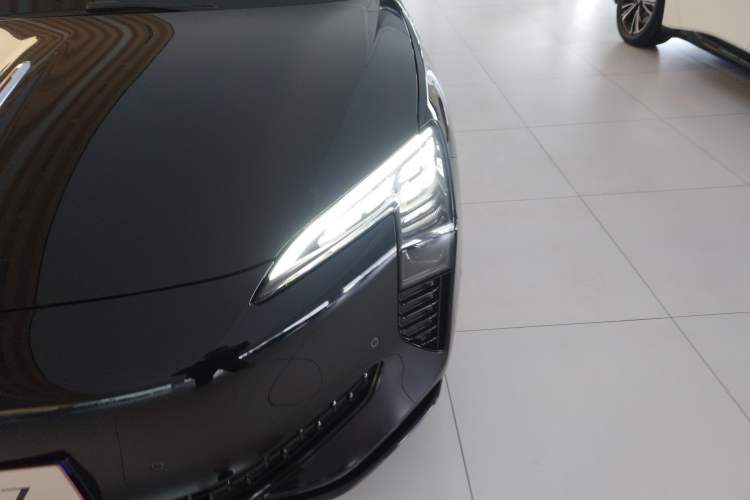 Used Hongqi EH7 2025 600 Smart Selection Edition
