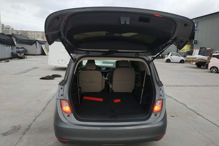 Used Buick GL6 2018 18T 6-Seater Elite Model
