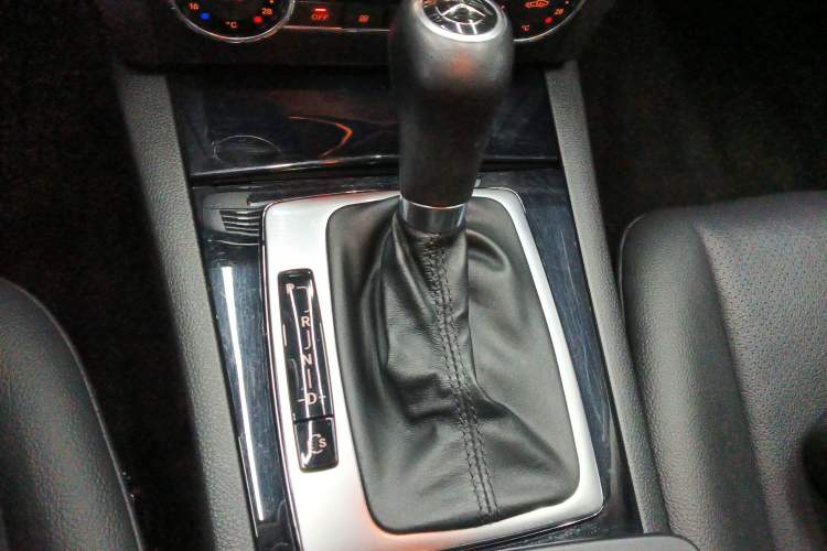 Used Mercedes-Benz C-Class 2013 C 180 Classic Grand Edition