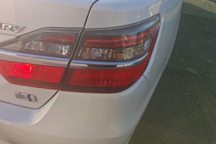 Used Toyota Camry 2015 Dual-Engine 2.5 HG Luxury Navigation Edition
