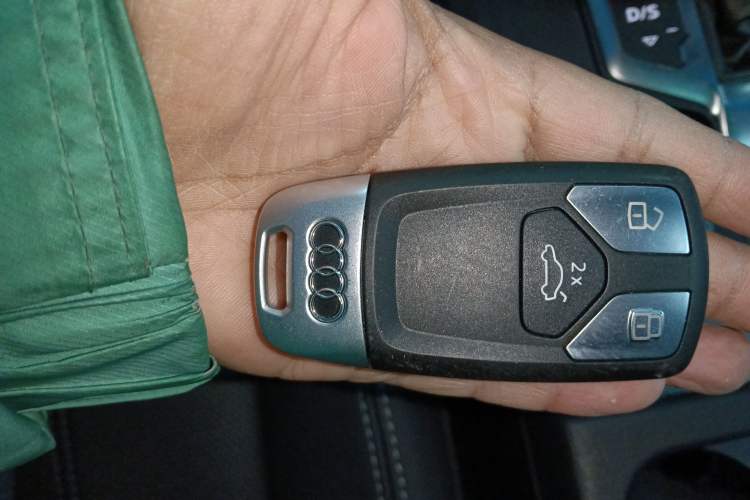 Used Audi Q5L 2022 40T Fashionable and Elegant Model
