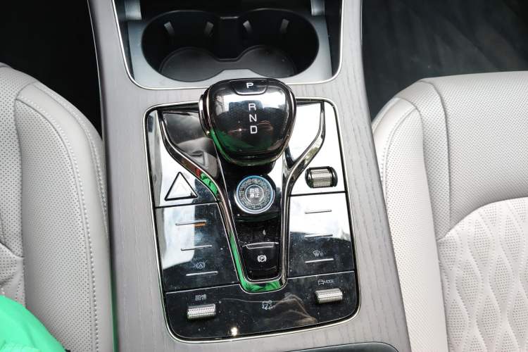 Used BYD Han 2025 EV with 701 km of Laser Radar-Enabled Intelligent Driving
