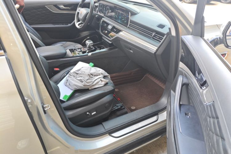 Used Hongqi HS5 2022 Revised Version 2.0T Smart Connect Flagship Edition
