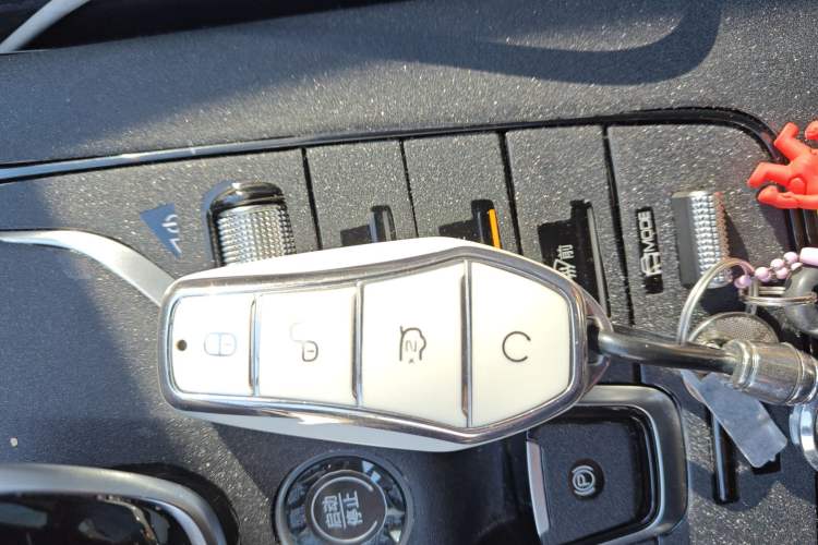 Used BYD Qin PLUS 2024 HONOR Edition DM-i 55KM Leading Model
