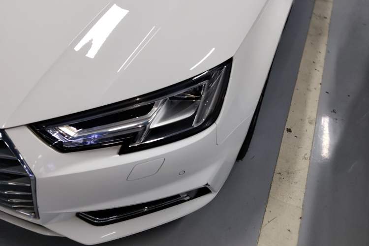 Used Audi A4L 2018 30th Anniversary Edition 40 TFSI Fashion Model
