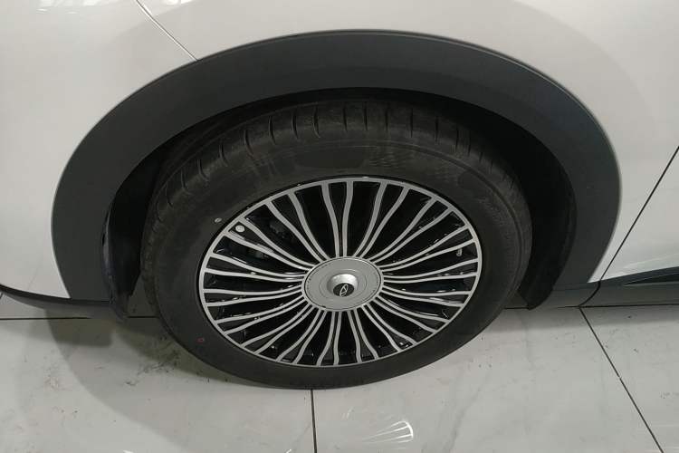 Used Chery Tiggo 8 L 2024 2.0T Two-Wheel-Drive Luxury Version 7 Seats
