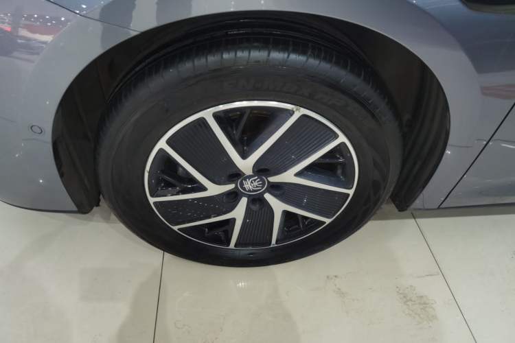 Used BYD Qin L 2025 DM-i Smart Drive 120KM Leading Model
