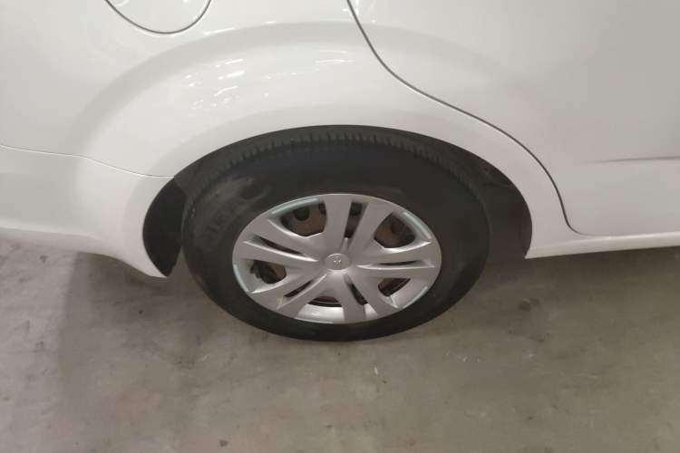 Used Chevrolet Aveo Sonic 2014 Sedan 1.4SL AT Stylish Sunroof Edition