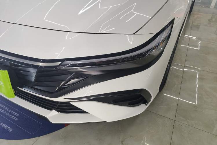 Used Hyundai Elantra 2023 1.5L CVT LUX Prestige Edition
