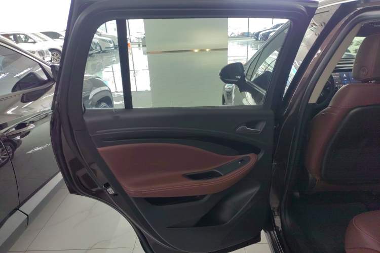 Used Buick Envision 2020 20T Two-Wheel Drive Luxury Model
