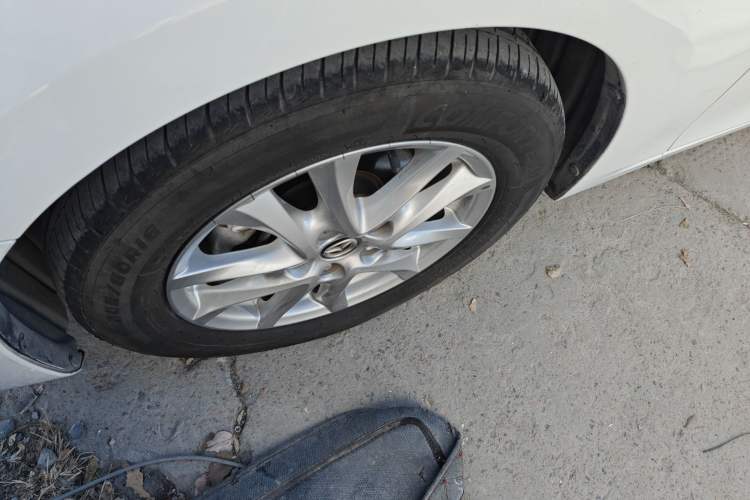 Used Mazda Mazda 3 Axela 2016 Sedan 1.5L Automatic Luxury Model
