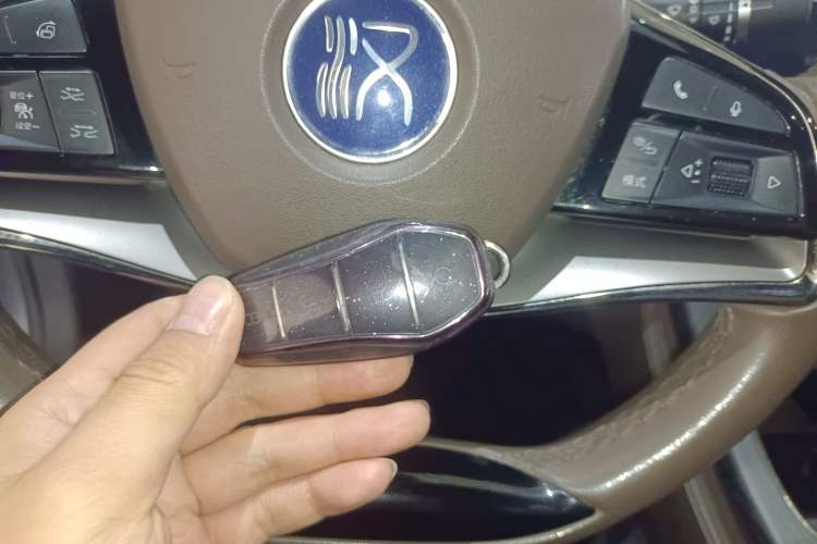 Used BYD Han 2022 EV Genesis Edition 715KM Front-Wheel-Drive Prestige Model
