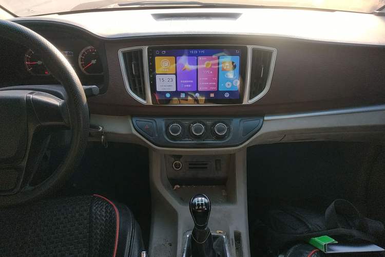 Used FORTHING Lingzhi 2017 M5L 1.6L 7-Seater Standard Model
