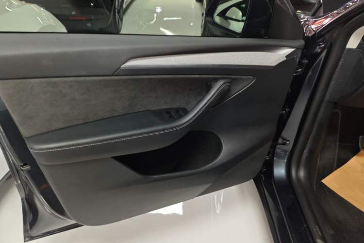 Used Tesla Model Y 2024 Rear-Wheel-Drive Version