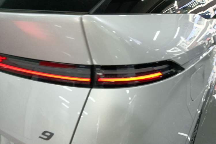 Used XPeng X9 2025 740 Ultra-Long Range Max