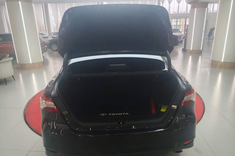 Used Toyota Camry 2021 2.0G Luxury Edition
