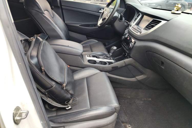 Used Hyundai Tucson 2018 1.6T Dual-Clutch Two-Wheel Drive 15th Anniversary Special Edition