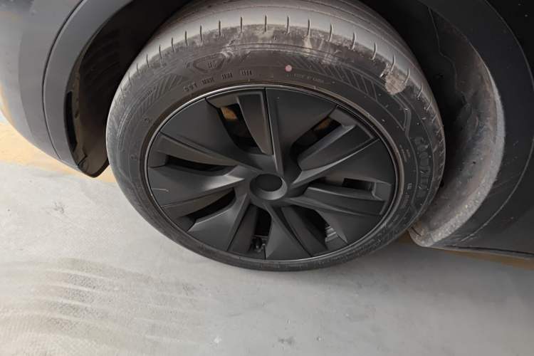 Used Tesla Model Y 2024 Rear-Wheel-Drive Version