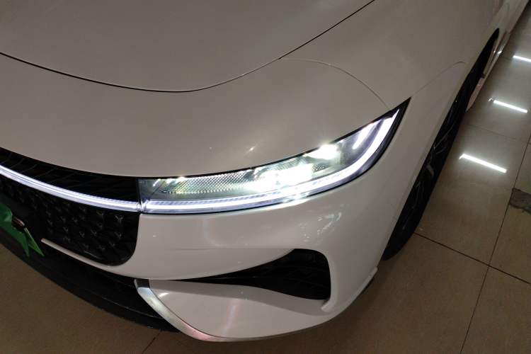 Used VOYAH PASSION 2024 PHEV Four-Wheel Drive Ultra-Long Range Executive Edition
