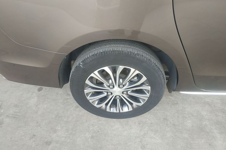 Used Buick GL8 2023 Land Executive Class Comfort Model
