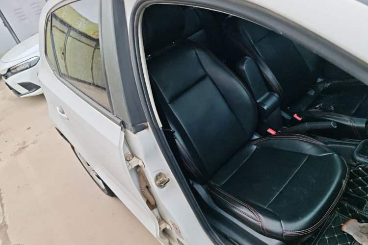 Used Volkswagen Polo 2016 1.4L Manual Fashion Model