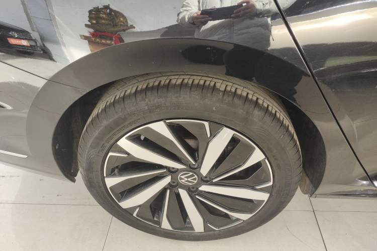 Used Volkswagen Passat 2022 330TSI Elite Edition Custom Version
