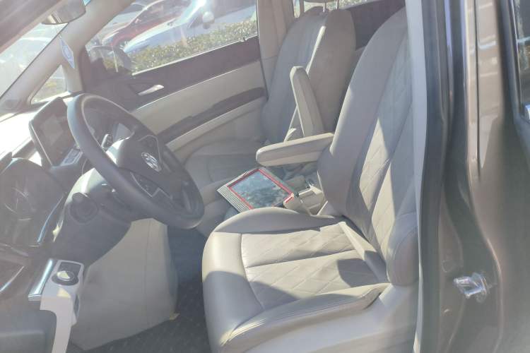 Used Buick GL8 2023 Land Executive Class Smart Enjoyment Model
