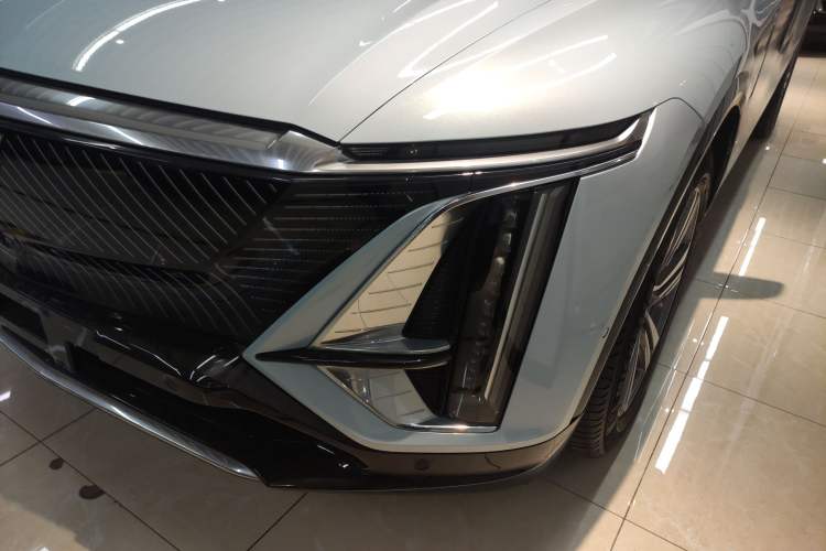 Used Cadillac LYRIQ 2022 Rear-Drive Long-Range Luxury Edition
